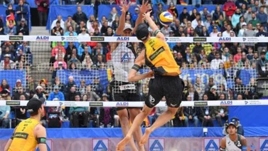 Stoyanovskiy y Krasilnikov consiguen el título mundial de voley playa
