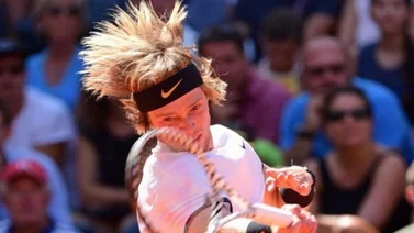 Rublev elimina a Thiem en cuartos de final en Hamburgo