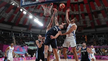 Argentina sufre para vencer a Dominicana