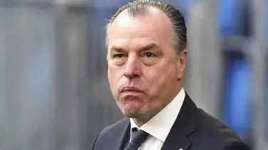 Hinchas de Schalke protestan contra presidente del club Hinchas de Schalke protestan contra presidente del club