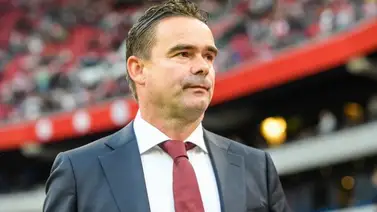 Overmars: Creo que Van de Beek se quedará en Ajax Overmars: Creo que Van de Beek se quedará en Ajax