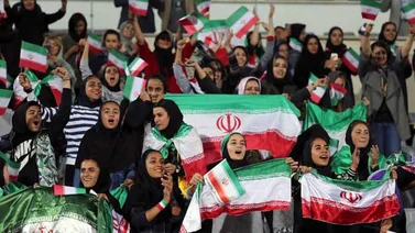 Irán permitirá entrada de mujeres en estadios de fútbol