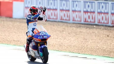 Augusto Fernández se impone en la Moto2