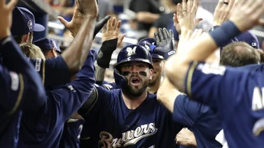 Moustakas, Frazier y McNeil sonaron par de estacazos