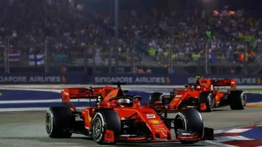 Vettel se le revela a Leclerc y domina Singapur