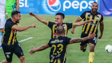 Táchira golea y sigue líder en el Futve Táchira golea y sigue líder en el Futve