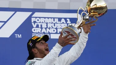 Hamilton domina en Sochi y amplía su ventaja