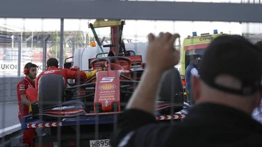 Vettel abandona la carrera de Sochi en la vuelta 28