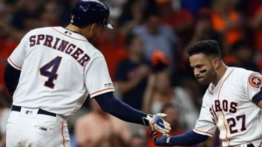 Altuve mantiene su lucha con Springer por récord jonronero