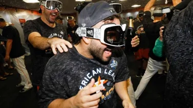 Altuve escribe su nombre en los registros históricos de MLB