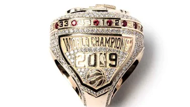 Toronto Raptors recibe su anillo de campeón (+Video)