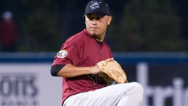 Roger Luque busca un puesto con Caribes