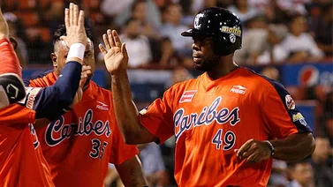 Denis Phipps encabeza la importación de Caribes
