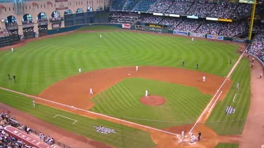 Manfred dice tener amplia autoridad para castigar a Astros