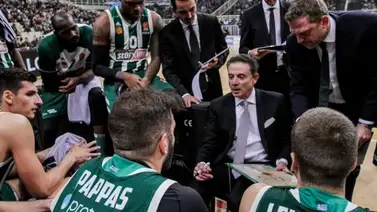 Rick Pitino fue nombrado nuevo entrenador del Panathinaikos Rick Pitino fue nombrado nuevo entrenador del Panathinaikos
