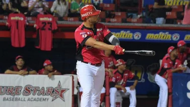 Cardenales gana cómodamente a las Águilas