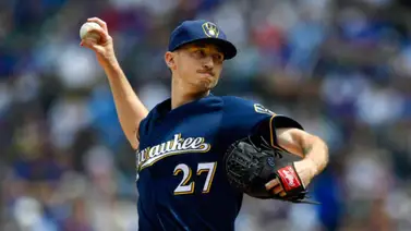 Davies y Grisham a San Diego, Urías y Lauer a Milwaukee Davies y Grisham a San Diego, Urías y Lauer a Milwaukee