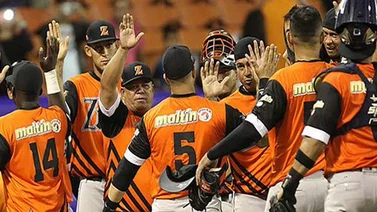 Águilas vuelan alto y apalean a Bravos