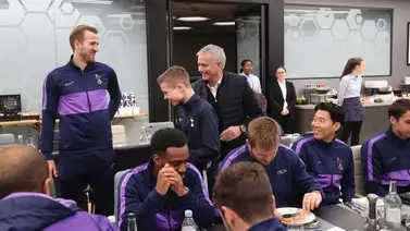 Mourinho invita al recogepelotas a comer con el equipo Mourinho invita al recogepelotas a comer con el equipo