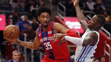 Wood encabeza ataque ganador de Pistons