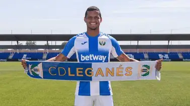 Roberto Rosales recibe pasaporte español Roberto Rosales recibe pasaporte español