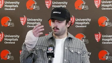 Mayfield reanuda lanzamientos y luce listo para Bengals