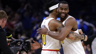 Russell lidera la victoria de los Warriors