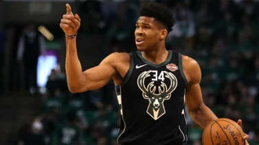 Bucks controlan la liga con Antetokounmpo