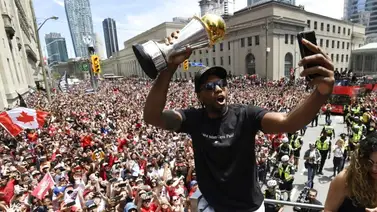 Kawhi Leonard es nombrado Deportista del Año Kawhi Leonard es nombrado Deportista del Año