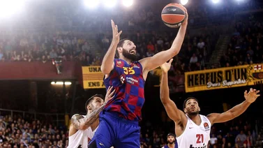 Mirotic se exhibe contra el Olympiacos