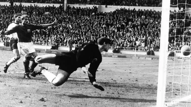 Muere el portero que encajó el famoso "gol de Wembley"