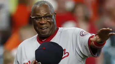 Astros oficializa a Dusty Baker como mánager de los Astros Astros oficializa a Dusty Baker como mánager de los Astros