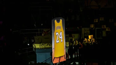 Equipo italiano de baloncesto retira número de Bryant