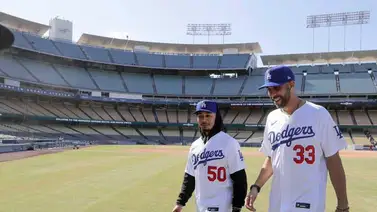 Dodgers presentan a Betts y Price antes de viajar a Arizona Dodgers presentan a Betts y Price antes de viajar a Arizona