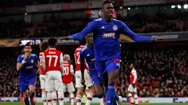 El Arabi clasifica al Olympiacos y hunde al Arsenal El Arabi clasifica al Olympiacos y hunde al Arsenal