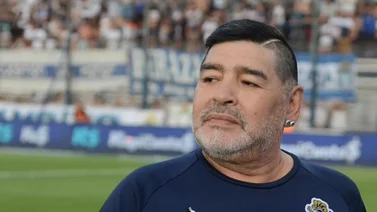 Maradona le manda fuerza al exportero Gatti