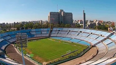Mítico estadio Centenario es usado como albergue
