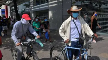 Ecuador duplica casos de contagio tras datos de pruebas retrasadas