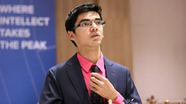 Carlsen sucumbe ante Anish Giri