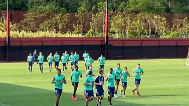 Flamengo entrena en campo en contra de las recomendaciones Flamengo entrena en campo en contra de las recomendaciones