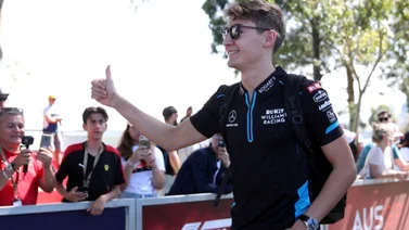 George Russell mantiene su dominio virtual en Azerbaiyán