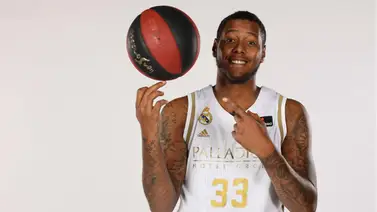 Thompkins renueva con el Real Madrid hasta la 2021-22 Thompkins renueva con el Real Madrid hasta la 2021-22