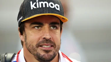 Fernando Alonso y Carlos Sainz padre e hijo apoyan una campaña solidaria