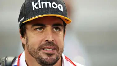 Fernando Alonso y Carlos Sainz padre e hijo apoyan una campaña solidaria Fernando Alonso y Carlos Sainz padre e hijo apoyan una campaña solidaria