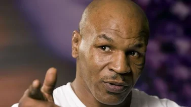 Mike Tyson vuelve al boxeo enfrentando a Roy Jones