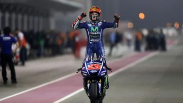 Viñales líder en su último giro