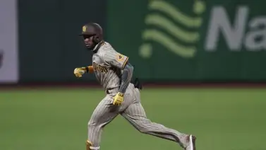 Padres surgen con su mejor ofensiva y vencen a Gigantes Padres surgen con su mejor ofensiva y vencen a Gigantes