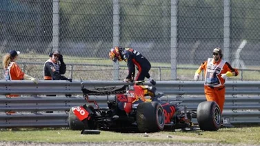 Albon cae con su Red Bull en la Q2