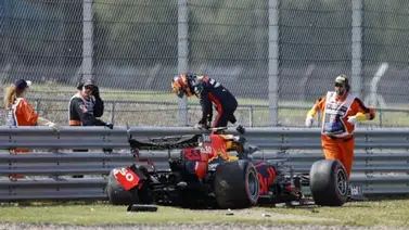 Albon cae con su Red Bull en la Q2 Albon cae con su Red Bull en la Q2