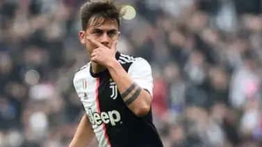 Dybala recibe el premio de mejor jugador de julio en la Serie A Dybala recibe el premio de mejor jugador de julio en la Serie A